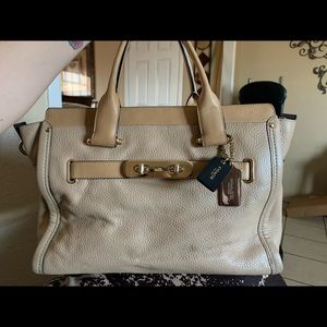 Swagger Carryall Leather Bag